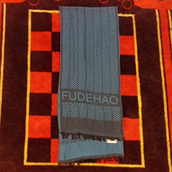 Pashmina & Silk Scarf - Picture 2 of 5